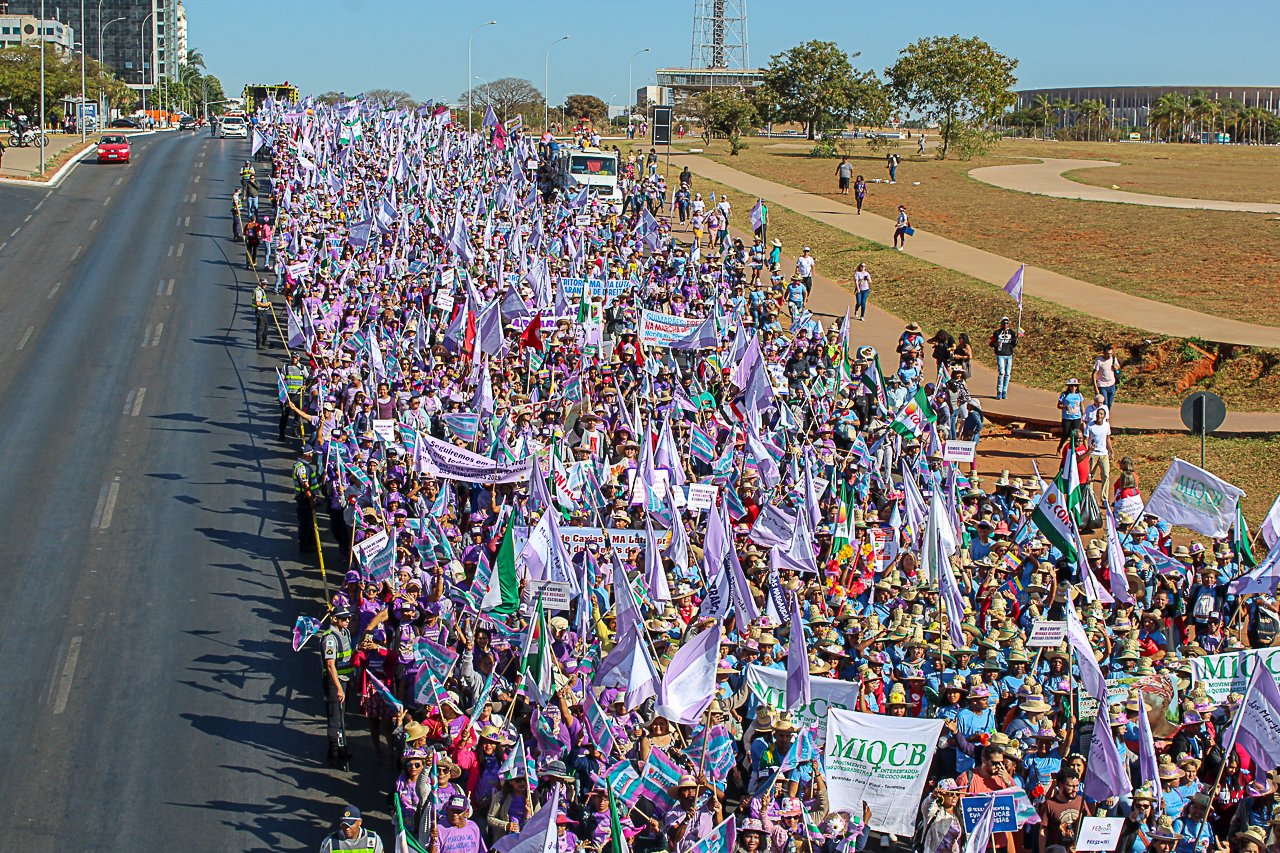 Marcha das Margaridas termina com demonstração de força e união de 100 mil  camponesas - Sul 21